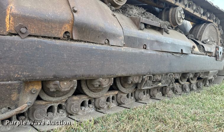 image for item EV1864 1973 Caterpillar 977L track loader