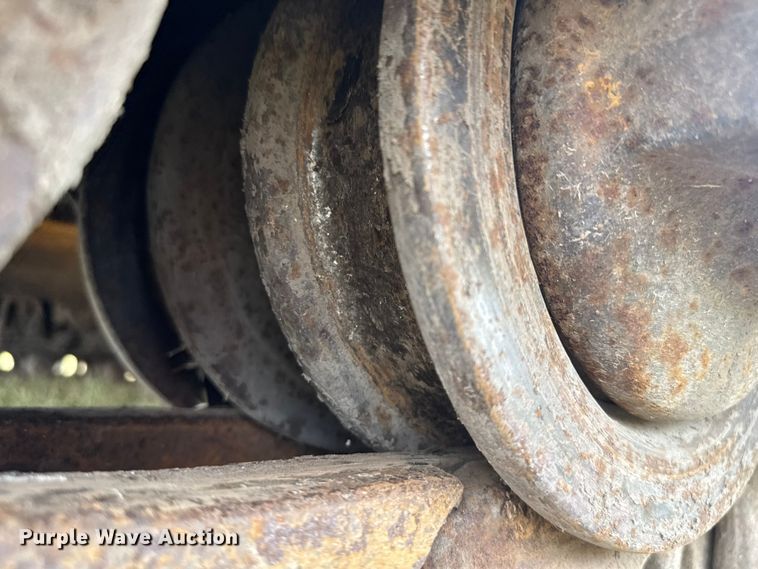 image for item EV1864 1973 Caterpillar 977L track loader