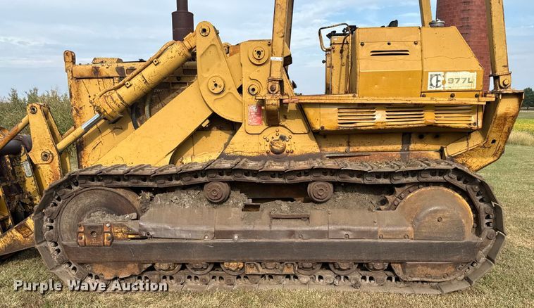 image for item EV1864 1973 Caterpillar 977L track loader