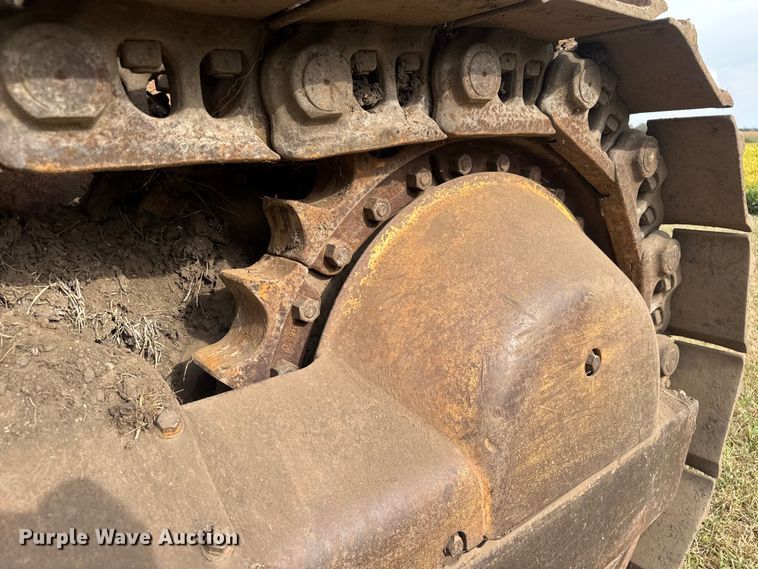 image for item EV1864 1973 Caterpillar 977L track loader