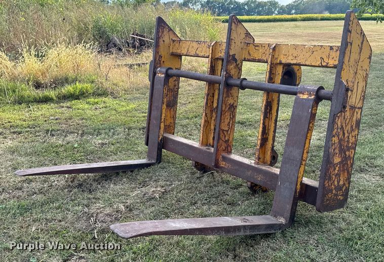 image for item EV1864 1973 Caterpillar 977L track loader