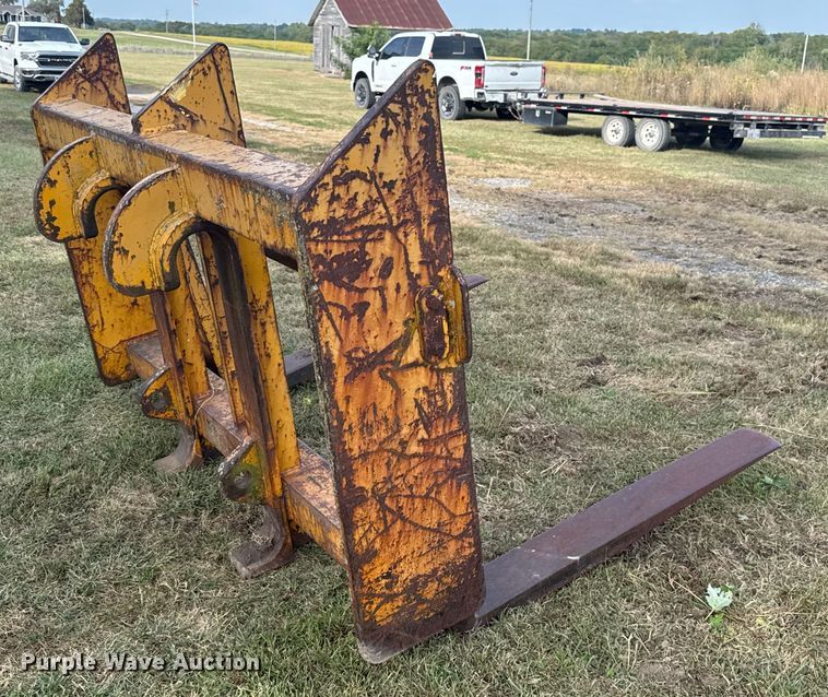 image for item EV1864 1973 Caterpillar 977L track loader