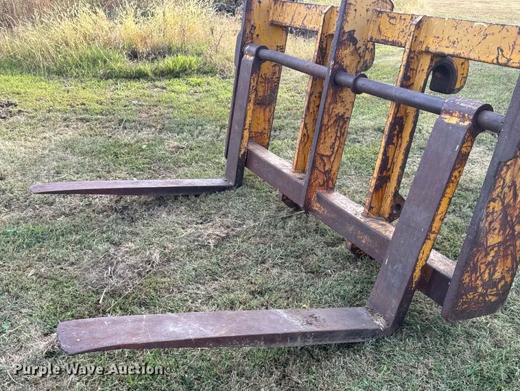 image for item EV1864 1973 Caterpillar 977L track loader