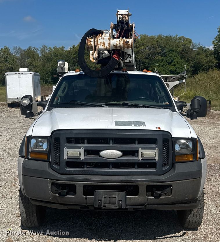 CAMIóN CON CANASTILLA 2007 FORD ALTEC