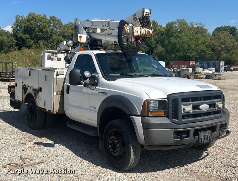 CAMIóN CON CANASTILLA 2007 FORD ALTEC