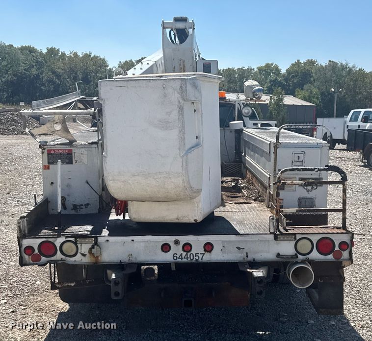 image for item EV1894 2007 Ford F550 Super Duty bucket truck
