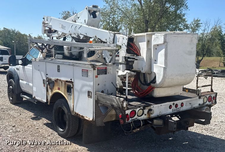 image for item EV1894 2007 Ford F550 Super Duty bucket truck