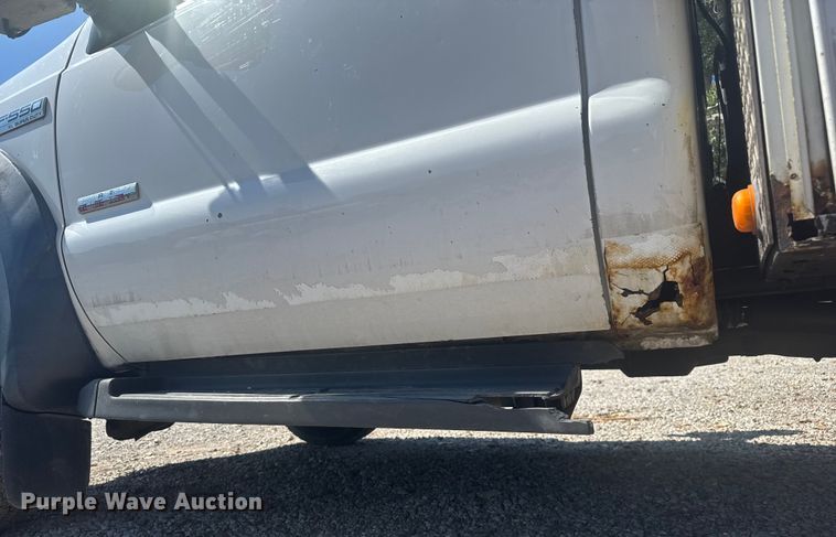image for item EV1894 2007 Ford F550 Super Duty bucket truck