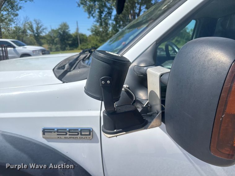 image for item EV1894 2007 Ford F550 Super Duty bucket truck