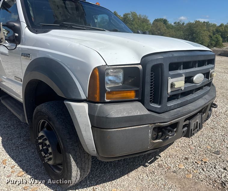 image for item EV1894 2007 Ford F550 Super Duty bucket truck