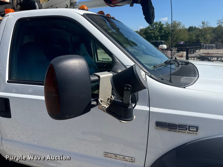 image for item EV1894 2007 Ford F550 Super Duty bucket truck