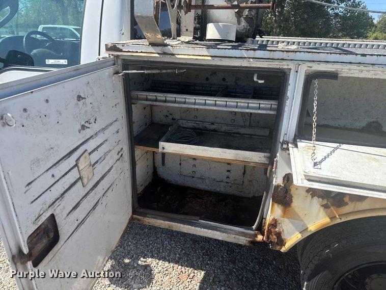 image for item EV1894 2007 Ford F550 Super Duty bucket truck