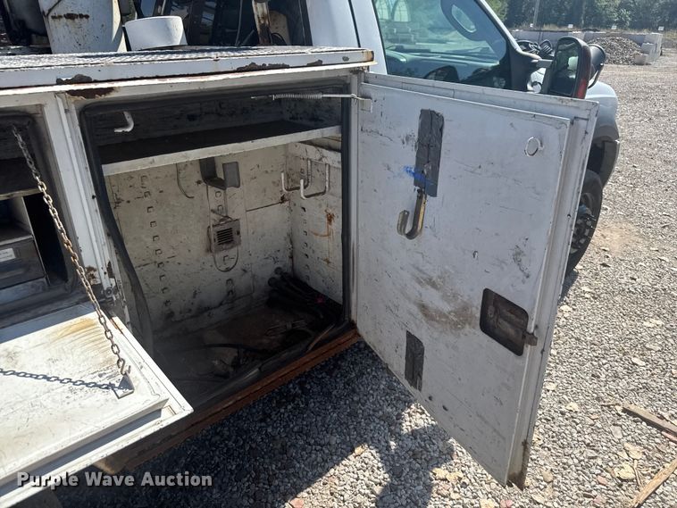 image for item EV1894 2007 Ford F550 Super Duty bucket truck