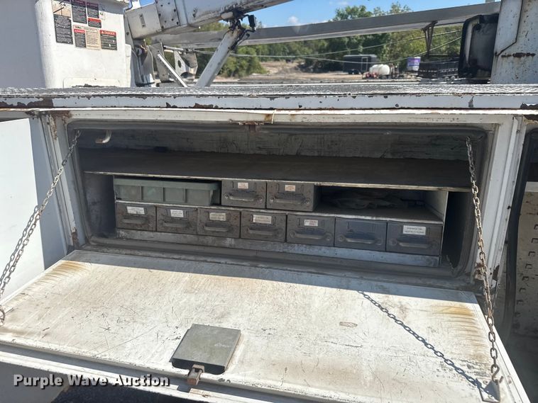 image for item EV1894 2007 Ford F550 Super Duty bucket truck