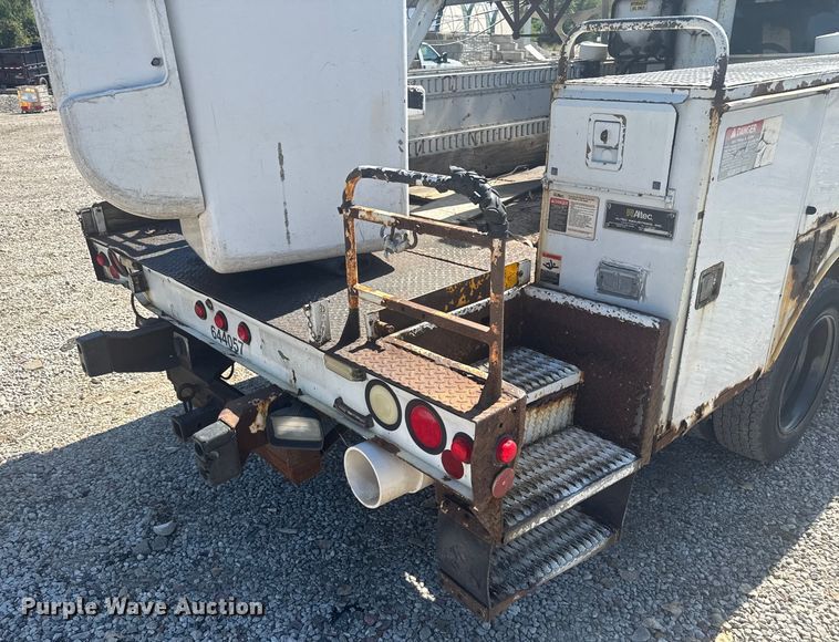 image for item EV1894 2007 Ford F550 Super Duty bucket truck