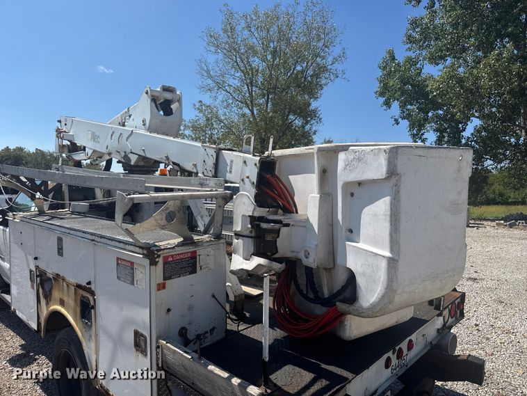 image for item EV1894 2007 Ford F550 Super Duty bucket truck