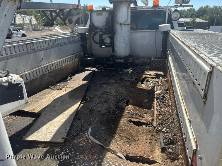 image for item EV1894 2007 Ford F550 Super Duty bucket truck