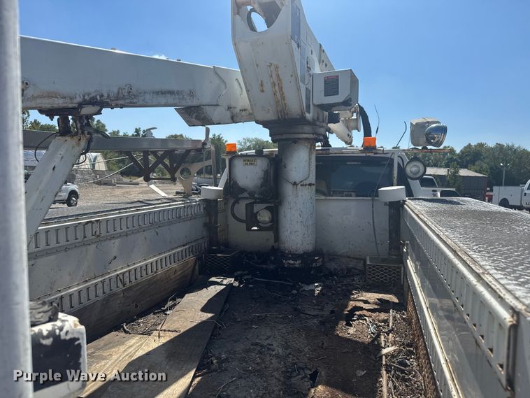 image for item EV1894 2007 Ford F550 Super Duty bucket truck