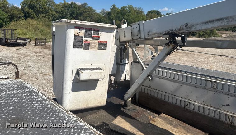 image for item EV1894 2007 Ford F550 Super Duty bucket truck