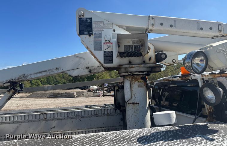 image for item EV1894 2007 Ford F550 Super Duty bucket truck