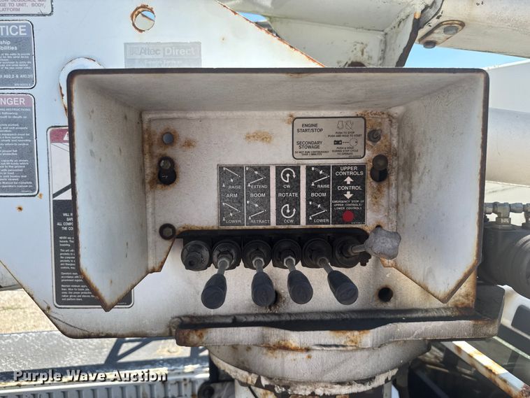 image for item EV1894 2007 Ford F550 Super Duty bucket truck