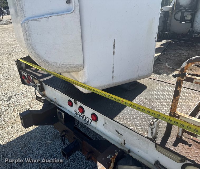 image for item EV1894 2007 Ford F550 Super Duty bucket truck