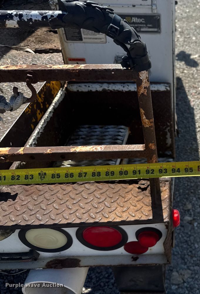 image for item EV1894 2007 Ford F550 Super Duty bucket truck