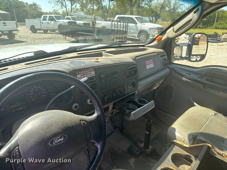 image for item EV1894 2007 Ford F550 Super Duty bucket truck