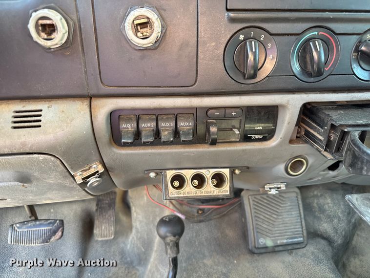 image for item EV1894 2007 Ford F550 Super Duty bucket truck