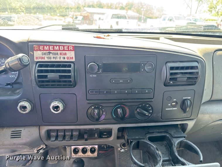 image for item EV1894 2007 Ford F550 Super Duty bucket truck