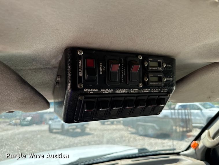 image for item EV1894 2007 Ford F550 Super Duty bucket truck