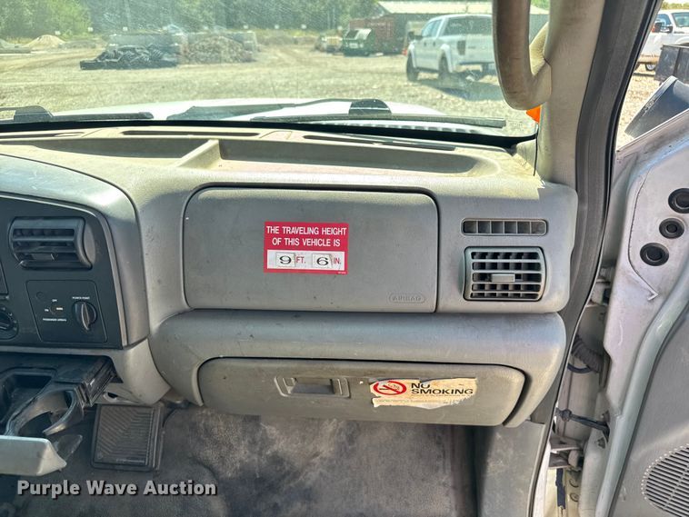 image for item EV1894 2007 Ford F550 Super Duty bucket truck