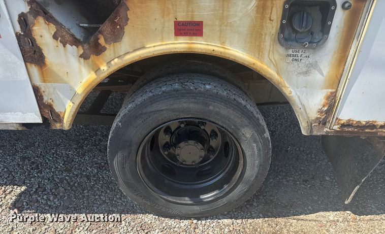 image for item EV1894 2007 Ford F550 Super Duty bucket truck