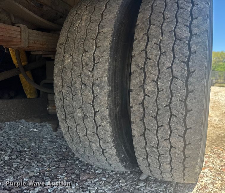 image for item EV1894 2007 Ford F550 Super Duty bucket truck