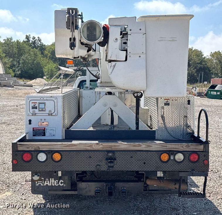 image for item EV1895 2009 Ford  F550 Super Duty bucket truck