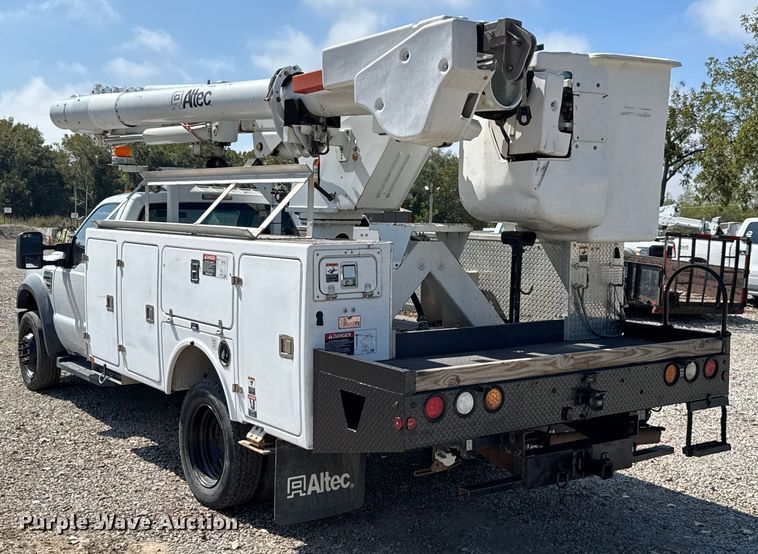 image for item EV1895 2009 Ford  F550 Super Duty bucket truck