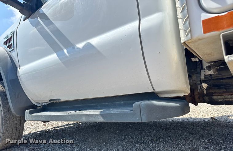 image for item EV1895 2009 Ford  F550 Super Duty bucket truck