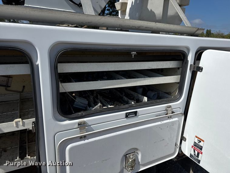 image for item EV1895 2009 Ford  F550 Super Duty bucket truck