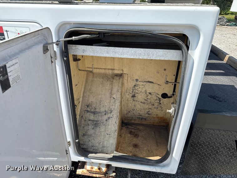 image for item EV1895 2009 Ford  F550 Super Duty bucket truck