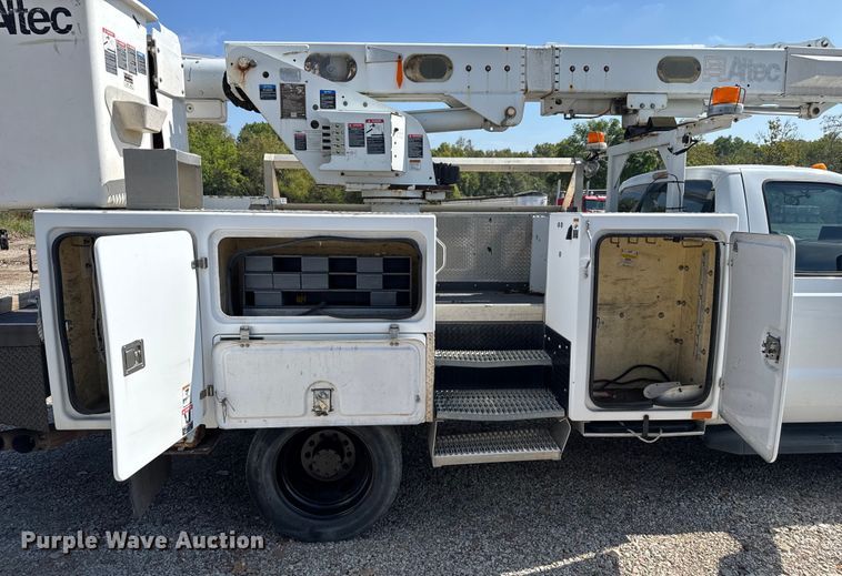 image for item EV1895 2009 Ford  F550 Super Duty bucket truck