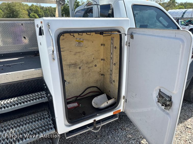 image for item EV1895 2009 Ford  F550 Super Duty bucket truck