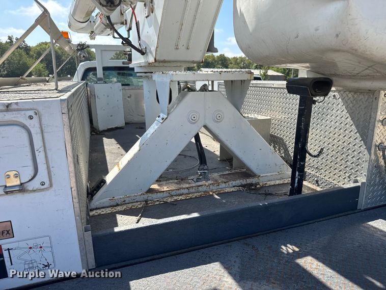 image for item EV1895 2009 Ford  F550 Super Duty bucket truck