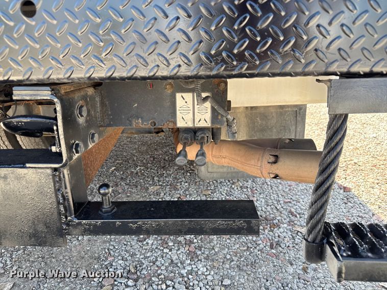 image for item EV1895 2009 Ford  F550 Super Duty bucket truck