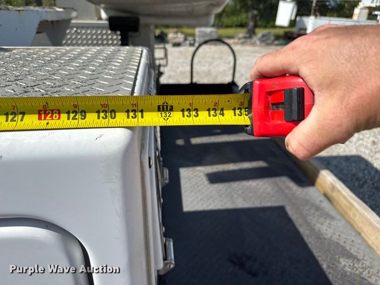 image for item EV1895 2009 Ford  F550 Super Duty bucket truck