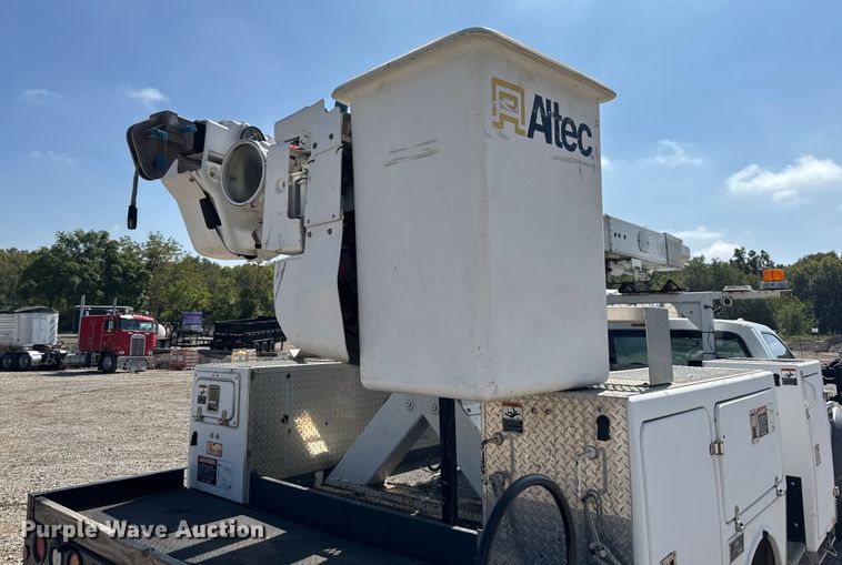 image for item EV1895 2009 Ford  F550 Super Duty bucket truck