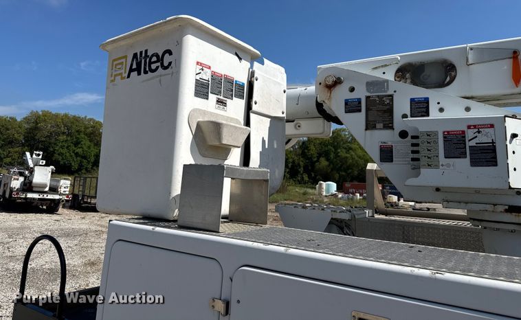 image for item EV1895 2009 Ford  F550 Super Duty bucket truck