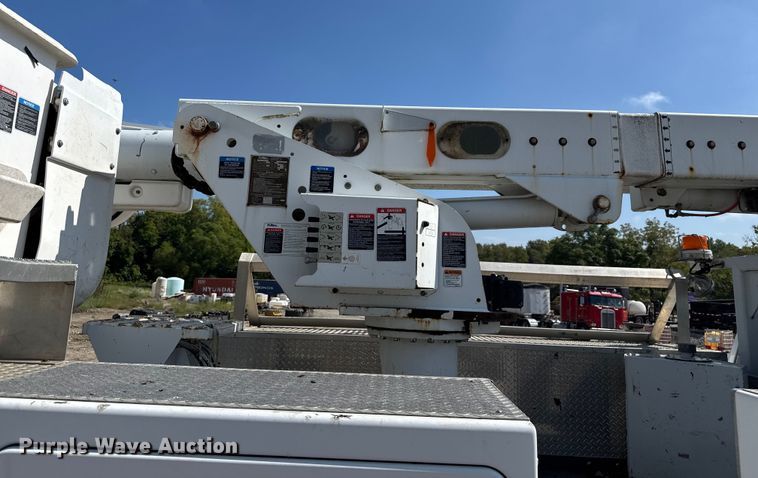 image for item EV1895 2009 Ford  F550 Super Duty bucket truck