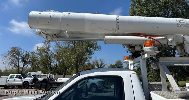 image for item EV1895 2009 Ford  F550 Super Duty bucket truck