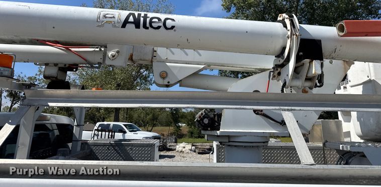 image for item EV1895 2009 Ford  F550 Super Duty bucket truck