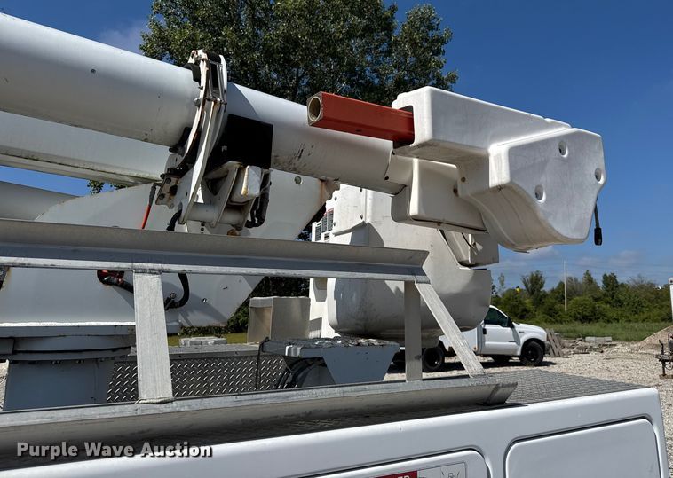 image for item EV1895 2009 Ford  F550 Super Duty bucket truck